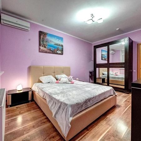 Modern Apartment Near Park Киев Экстерьер фото